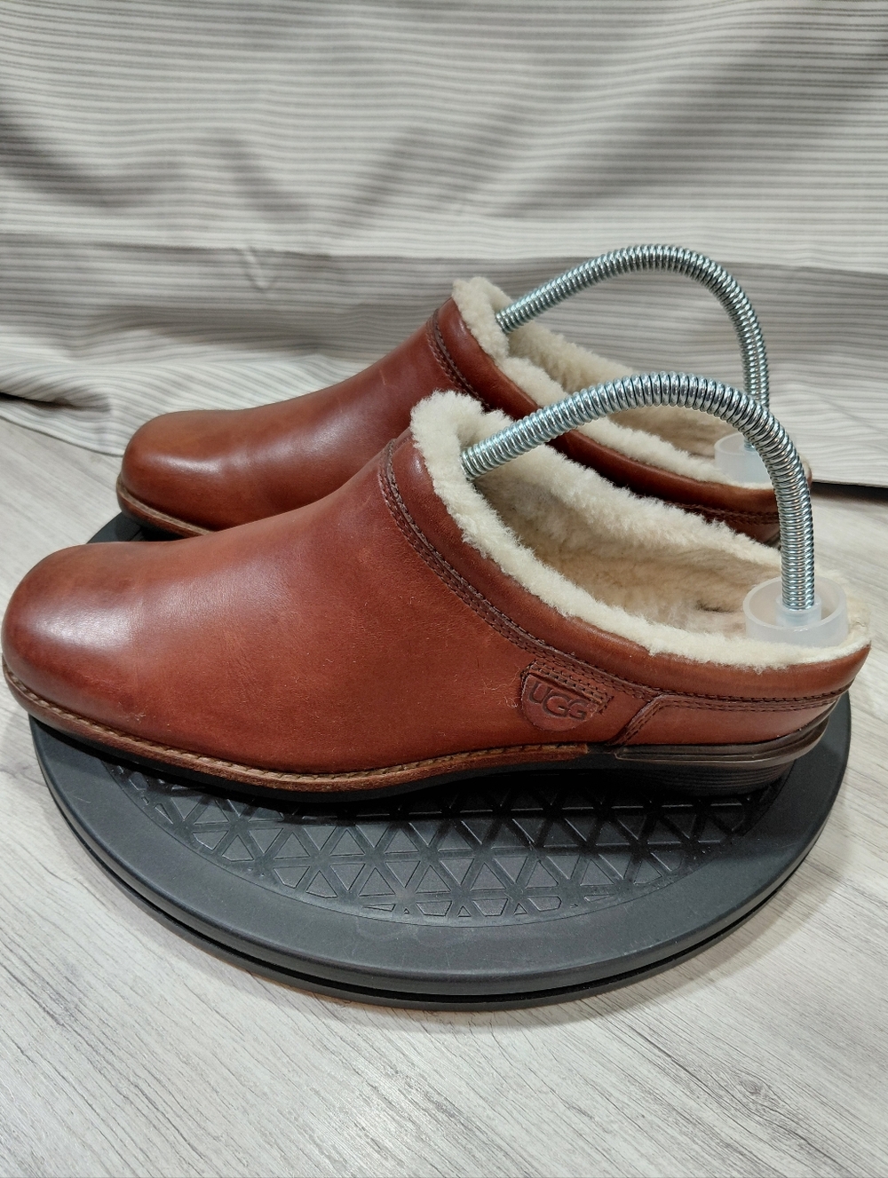 UGG Womens Shoreham Brown Leather Mule Shearling-Lined Slip-On Shoes SIZE 8